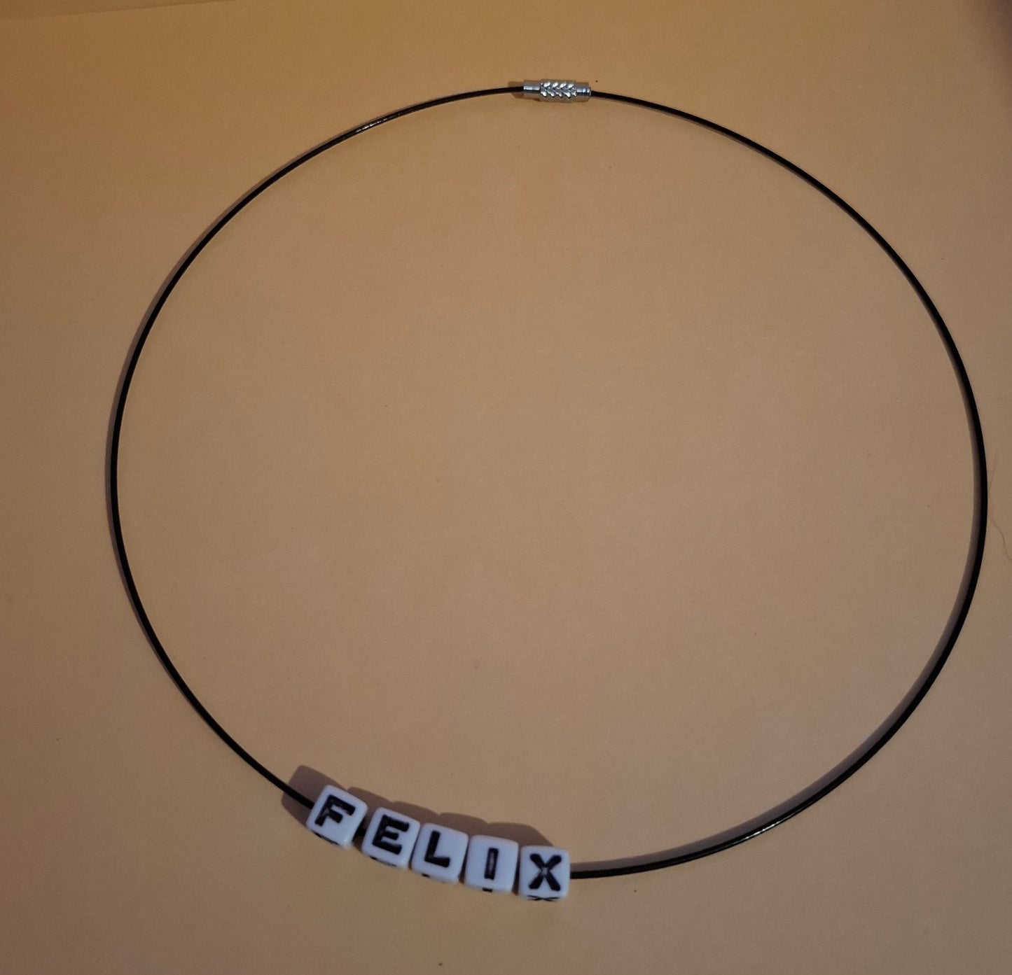Collier ras de cou
